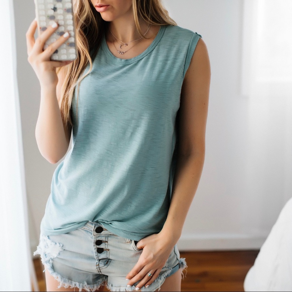 SoldOut11thStreet - Picture 2 of 5